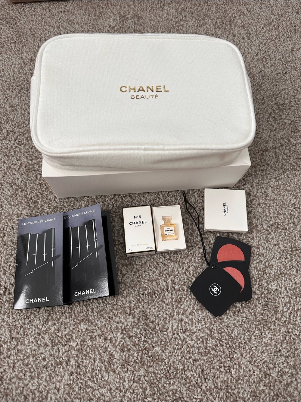 Chanel White Gift Bag & Box Set - CHANEL